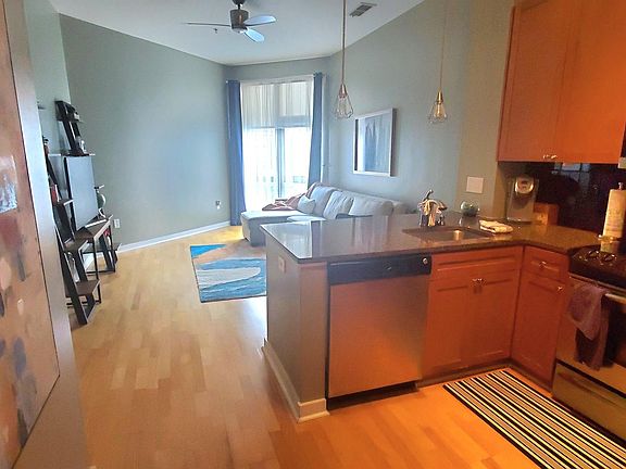5th image of 525 E 6th St #320