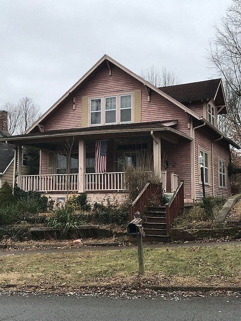 1st image of 622 Center St