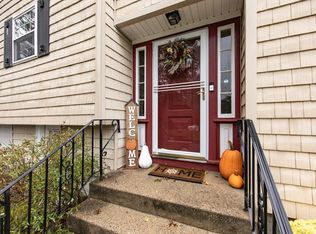 14 Foxhill Rd, Foxboro, MA 02035