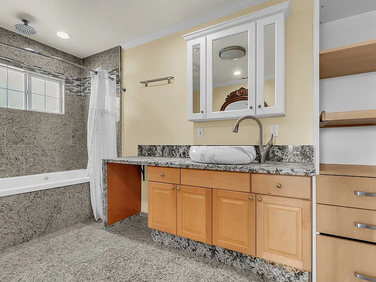 5246 N Gareloch Ave — Photo 31