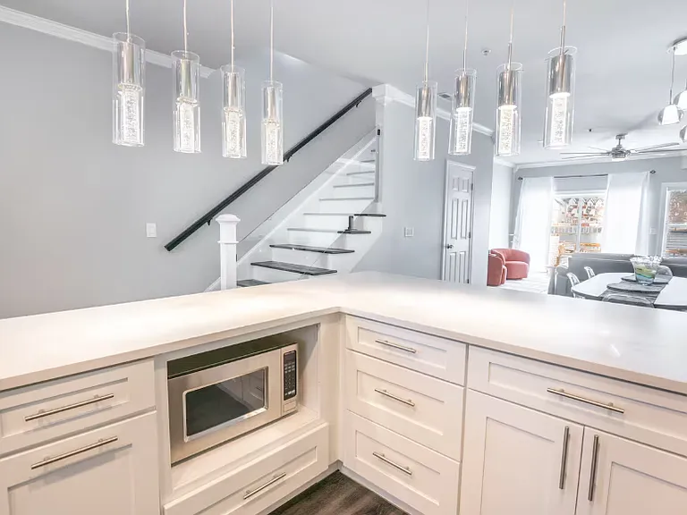 4741 Arco Ln — Photo 4