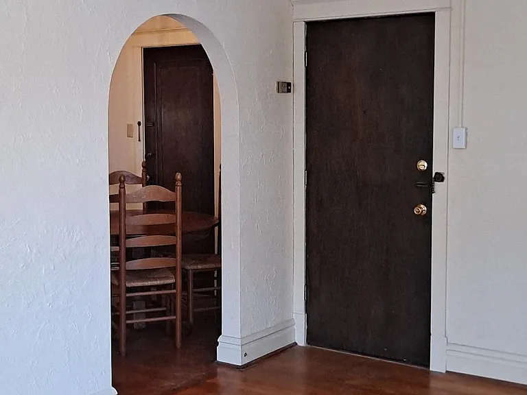 1017 Hi Pointe Pl #4 — Photo 8