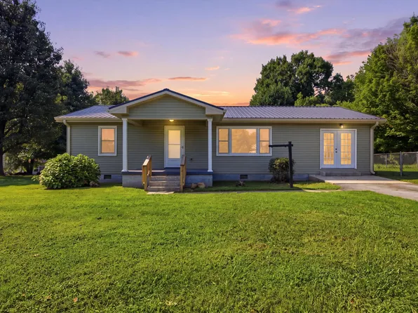 2404 Main St, Pikeville, TN 37367