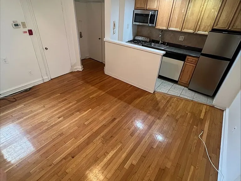 318 S 15th St #3F — Photo 7
