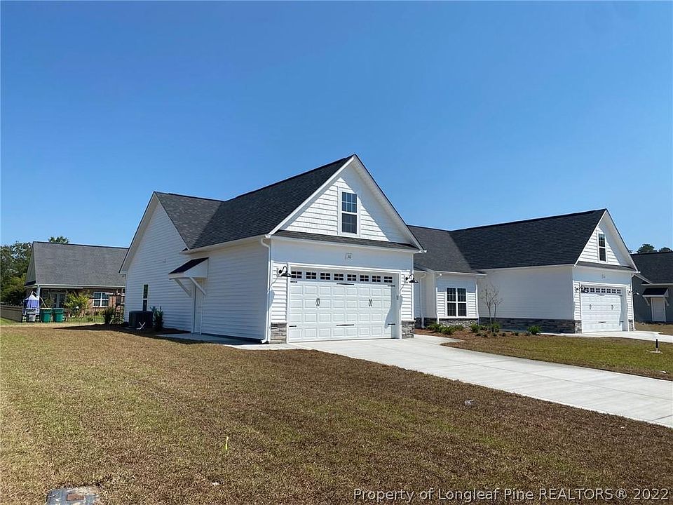 1st image of 302 Oak Pointe Cir
