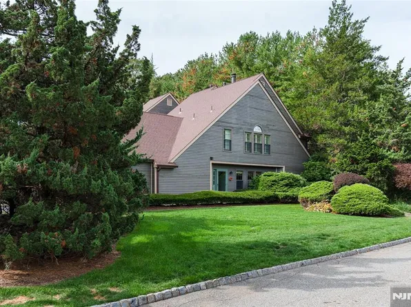 7 New Bedford Rd APT H, West Milford, NJ 07480