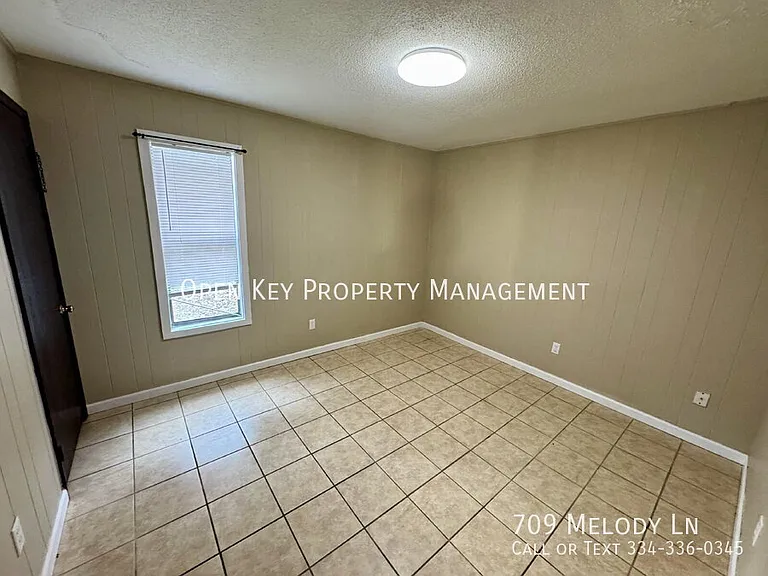 709 Melody Ln — Photo 7