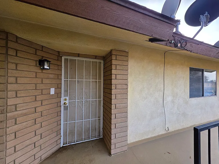 5101 Appleblossom Dr #8 — Photo 1