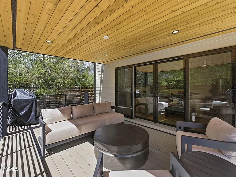 1503 Willow Loop — Photo 48