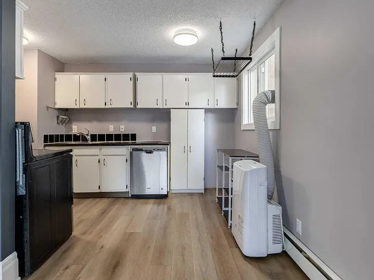 1817 N 11th Ave SW #202 — Photo 7