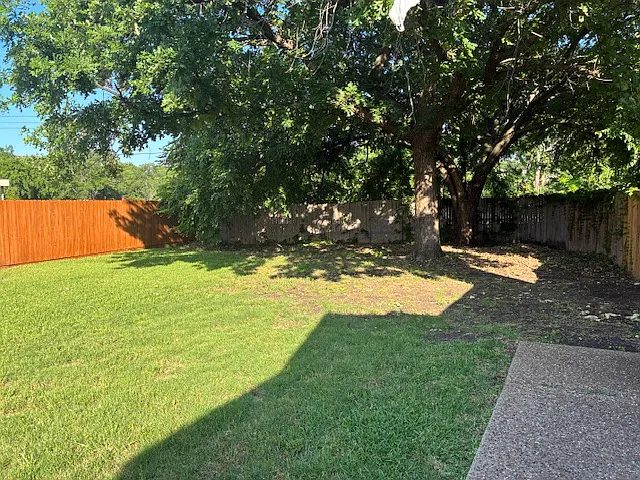 Front yard - 10 Cedar Elm Cir