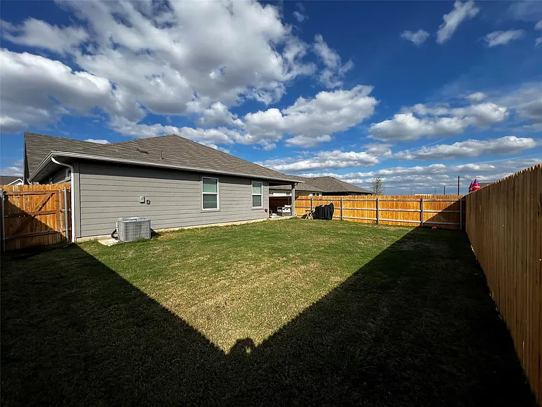 1009 Marvin Way — Photo 38