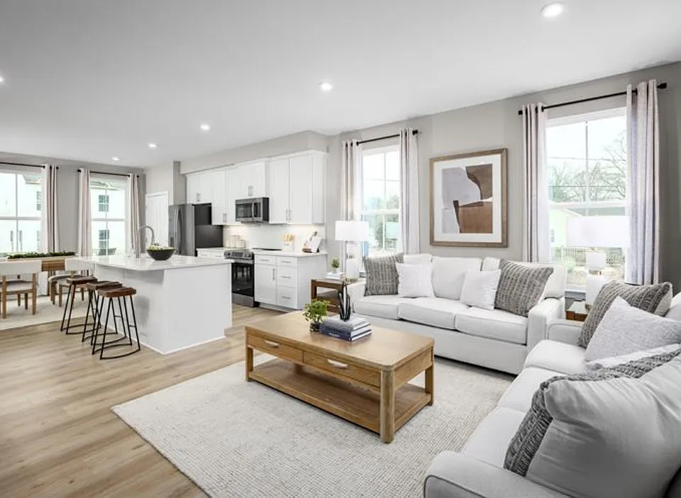 4 Friendship Ct