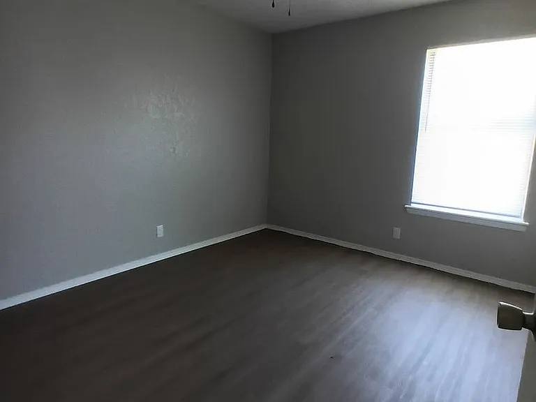 1020 N Spencer Rd — Photo 7