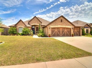 708 Samantha Ln, Moore, OK 73160