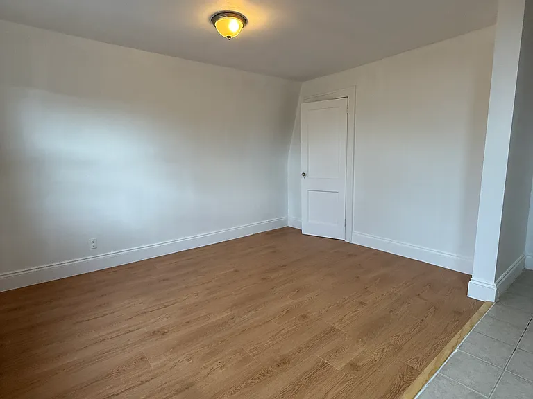 16219 Laburnum Ave #3 — Photo 8