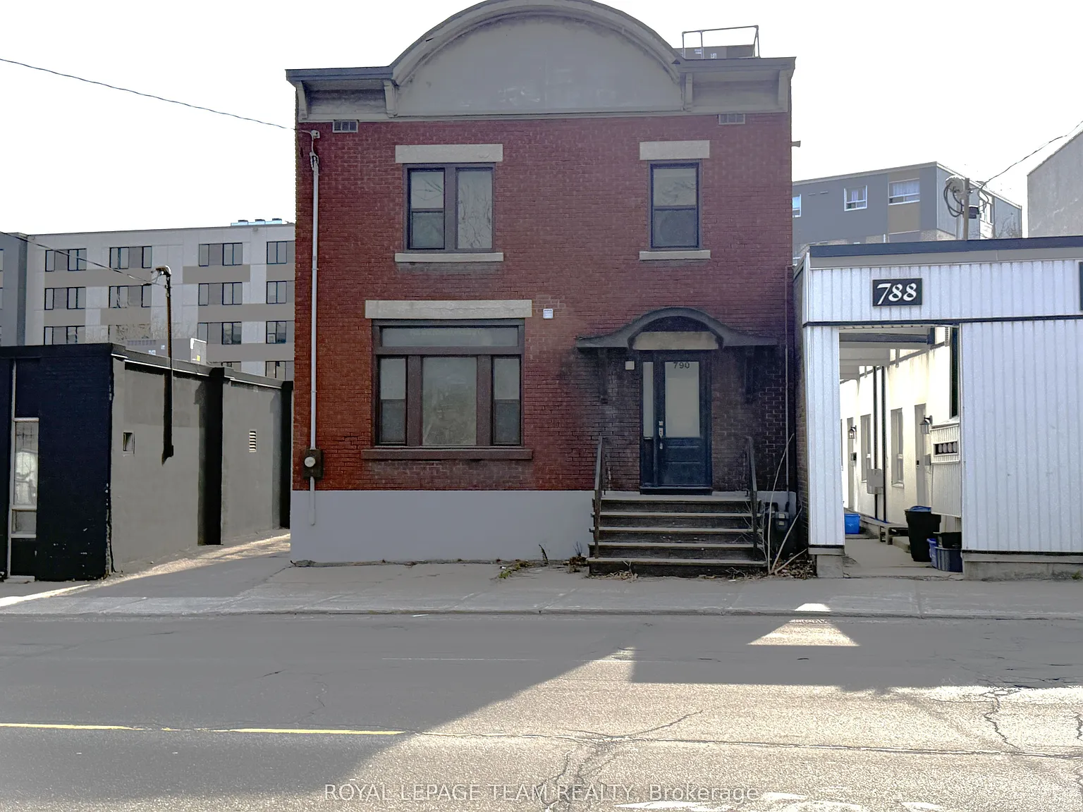 3 bed, $4,500 — Photo 1