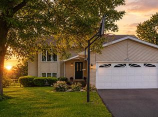 1530 Happy Valley Rd, Crown Point, IN 46307