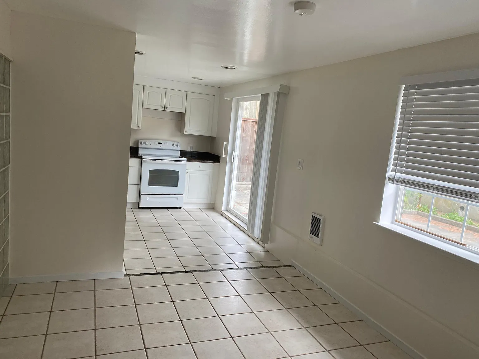 205 Alta Loma Ave — Photo 2