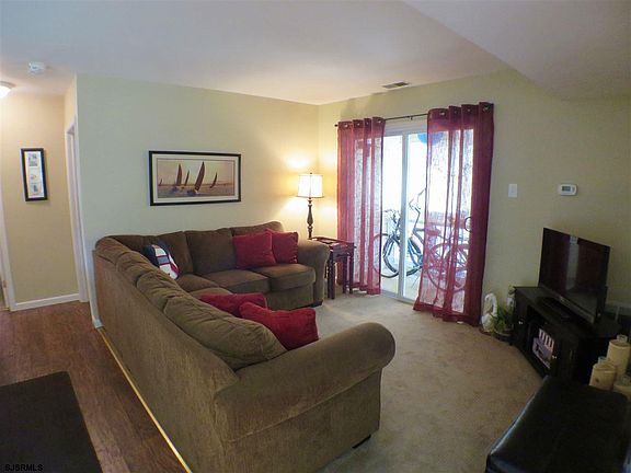 2nd image of 4318 West Ave #4318