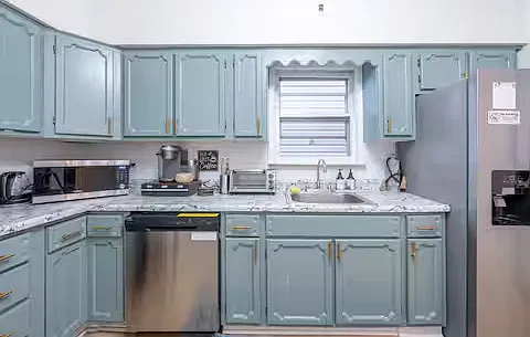 22-1 Zabriskie St