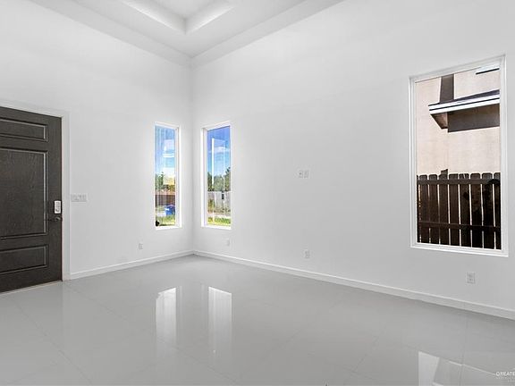 4th image of 836 Casa Vieja St