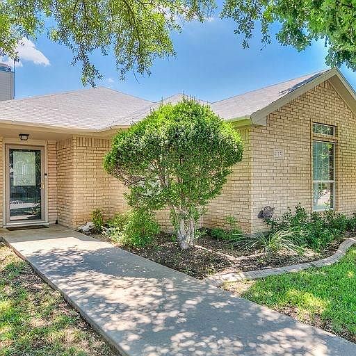 1st image of 4113 Green Meadow Dr