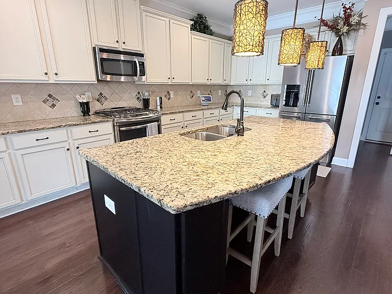 122 Ramsbrook Dr — Photo 4