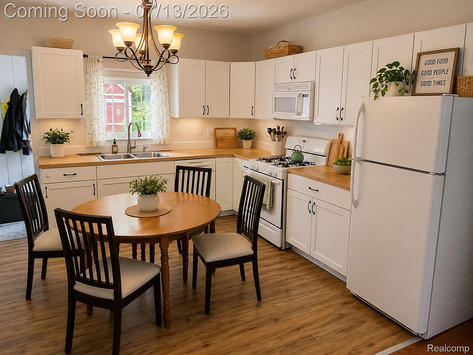 2nd image of 604 N Oak St