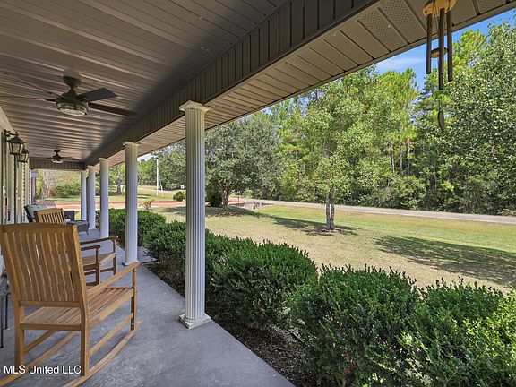 4th image of 26560 Camille Dr