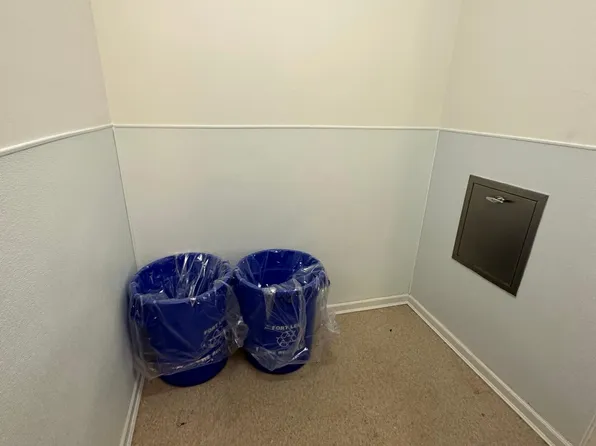 2001 Hudson Terrace image 12 of 15