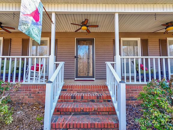 2nd image of 210 Keltic Meadows Dr