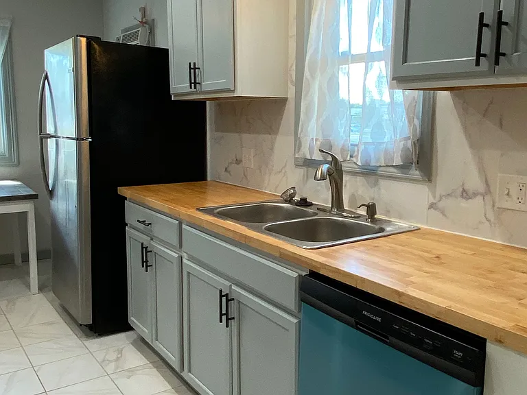 315 W Lilac Ln — Photo 4