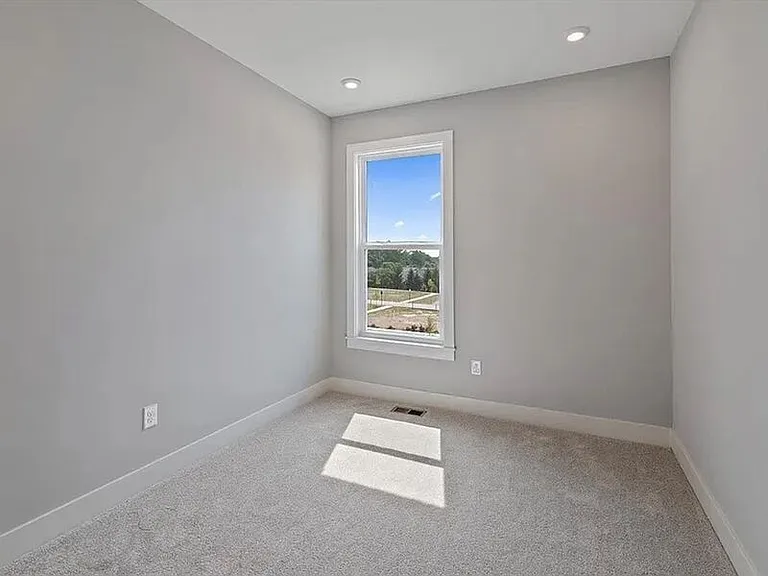 7234 Otley Dr — Photo 33