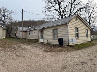 403 Highway 17 APT C, Waynesville, MO 65583