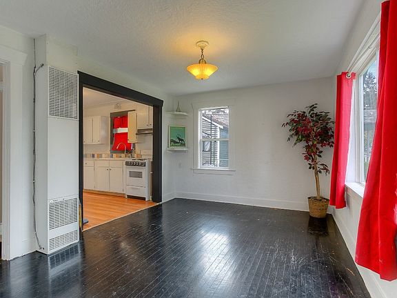 3rd image of 1141 N Cambrian Ave