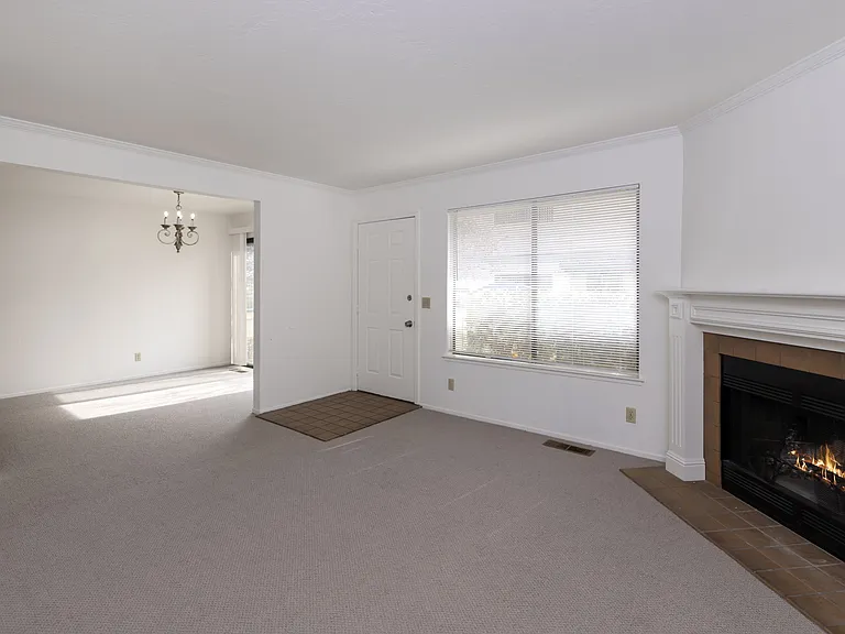216 Green Meadow Dr #C — Photo 3