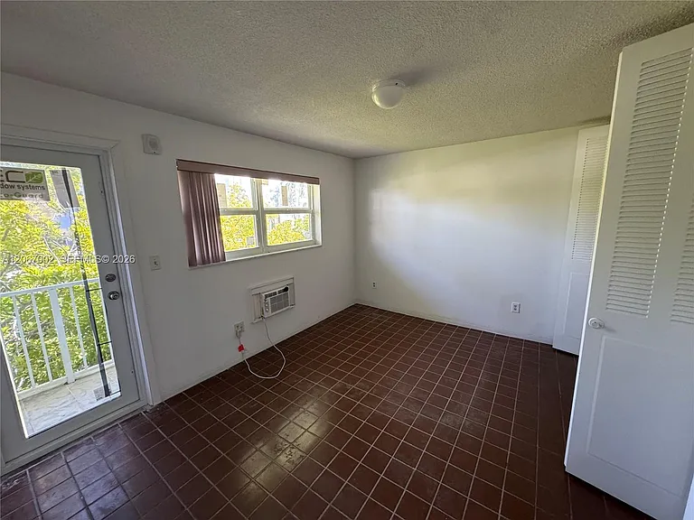 524 Washington Ave #311 — Photo 15