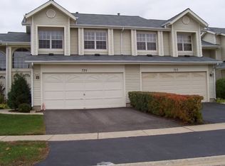 725 Sturnbridge Ln, Schaumburg, IL