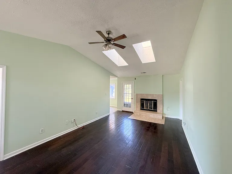 158 Lewis Ln — Photo 6