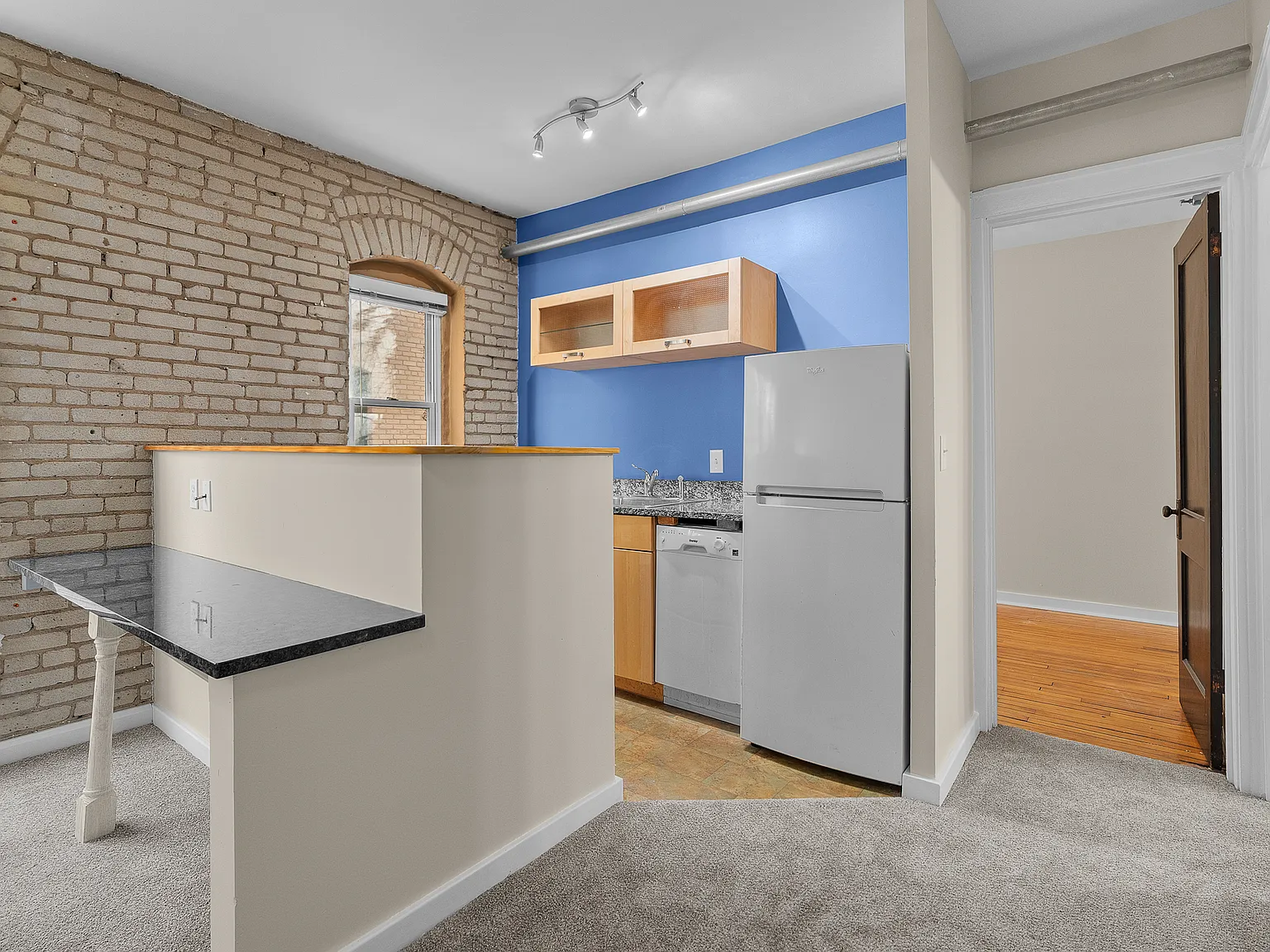 1 bed, 442 sqft, $949 — Photo 4