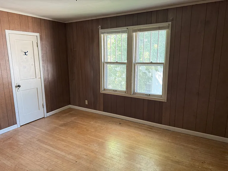 466 W Grand Ave — Photo 11