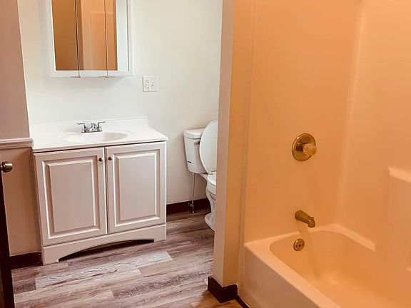 3rd image of 2-126 Pierce St #2
