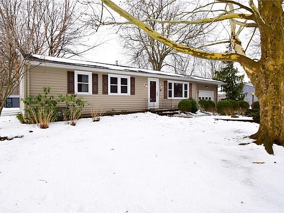 2nd image of 3 Briarwood Ln