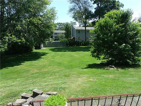 2nd image of 40 Tilbury Dr