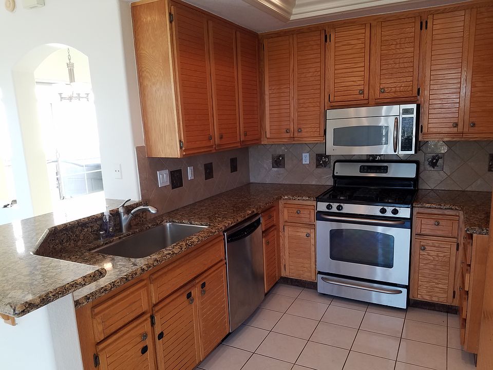 2nd image of 17 Egret Ln