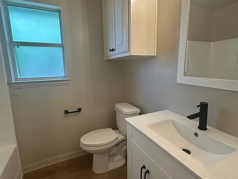 103 N Point Dr — Photo 8