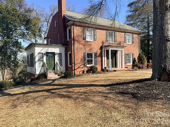 3rd image of 313 E Martin St