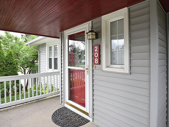 3rd image of 208 California Ave