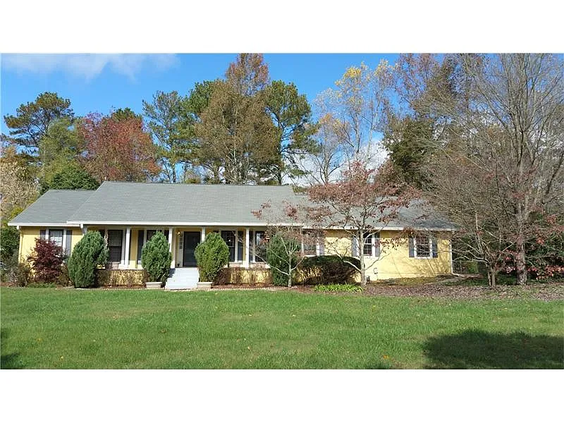 2515 Hunton Ct NE photo 1